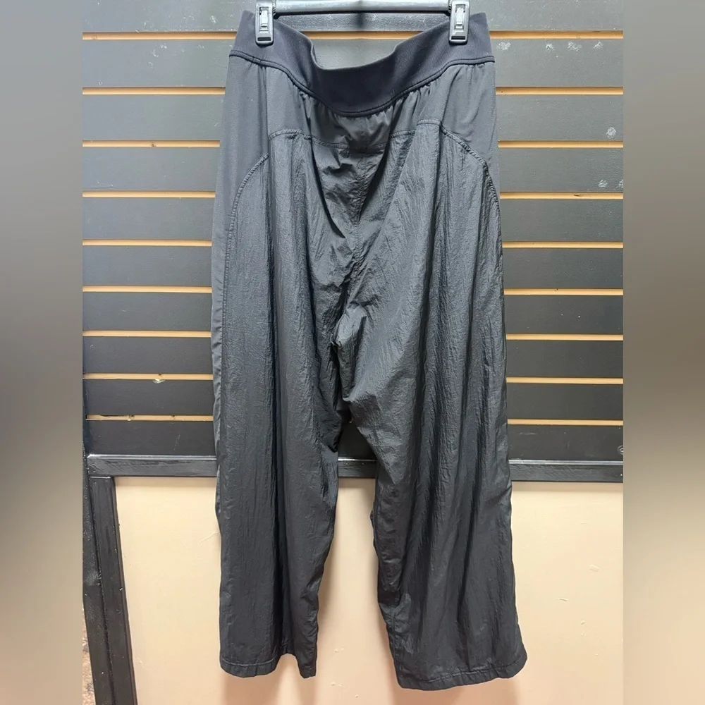 Lululemon Black Wide Leg Studio Dance Pants Size 14